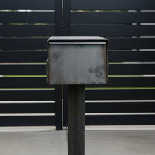 Load image into Gallery viewer, Modern Sierra Mailbox - Alpinemetaldesign