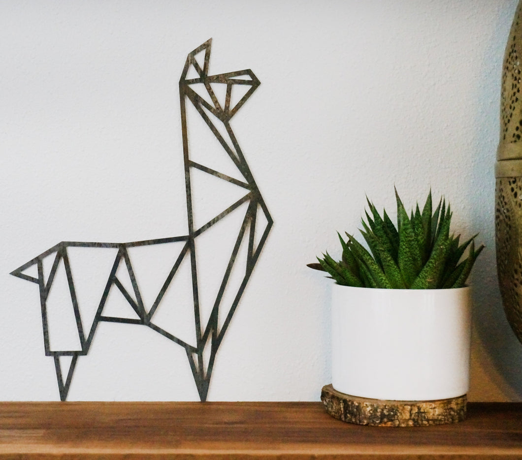 Geometric Llama - Alpinemetaldesign